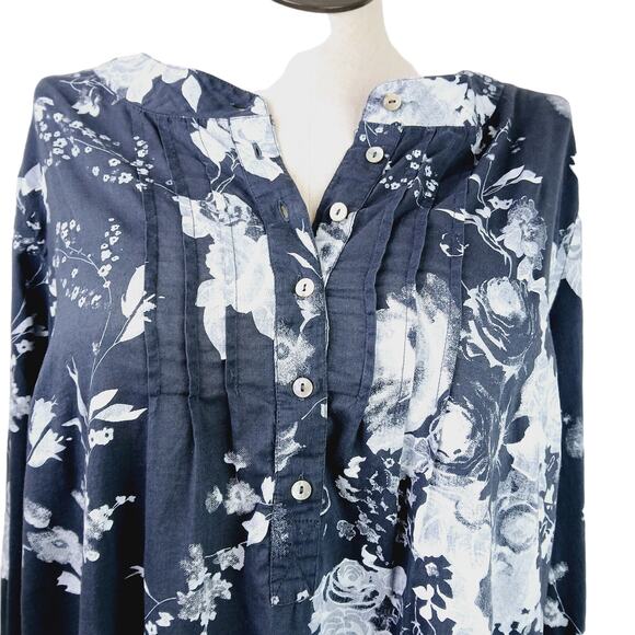 Soft Surroundings SZ 1X 100% Cotton Gray Floral 1/2 Button Front Tab Sleeve Top - Picture 3 of 8